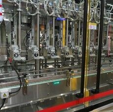 Comprar Máquina rotativa de alta velocidade de enchimento e tampa de óleo comestível Fabricação em linha