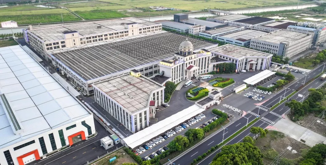 M&aacute;quina autom&aacute;tica de enchimento de lubrificantes qu&iacute;micos para a ind&uacute;stria 7