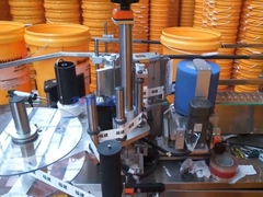 Linha de enchimento totalmente automática para baldes redondos de lubrificante de grande volume